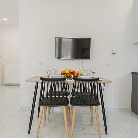 City Centre Oasis: Renovated Apartment with Roof Garden Chania  Exterior photo